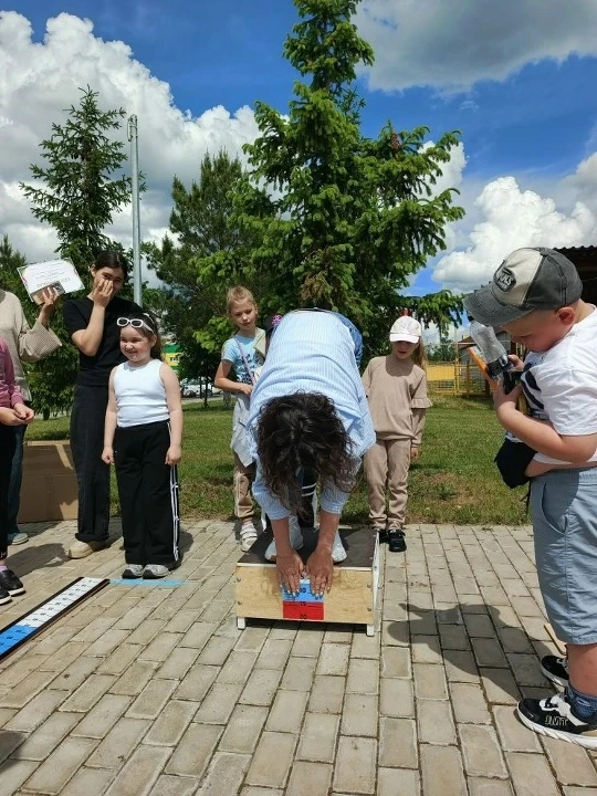 В Новошешминском парке культуры и отдыха в рамках масштабного фестиваля «Детство без границ» была развернута выездная площадка Всероссийского физкультурно-спортивного комплекса «Готов к труду и обороне».