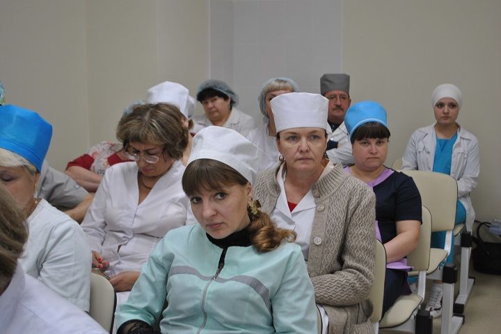 Руководство Новошешминского района  поздравляет  работников здравоохранения с днем медицинского работника!