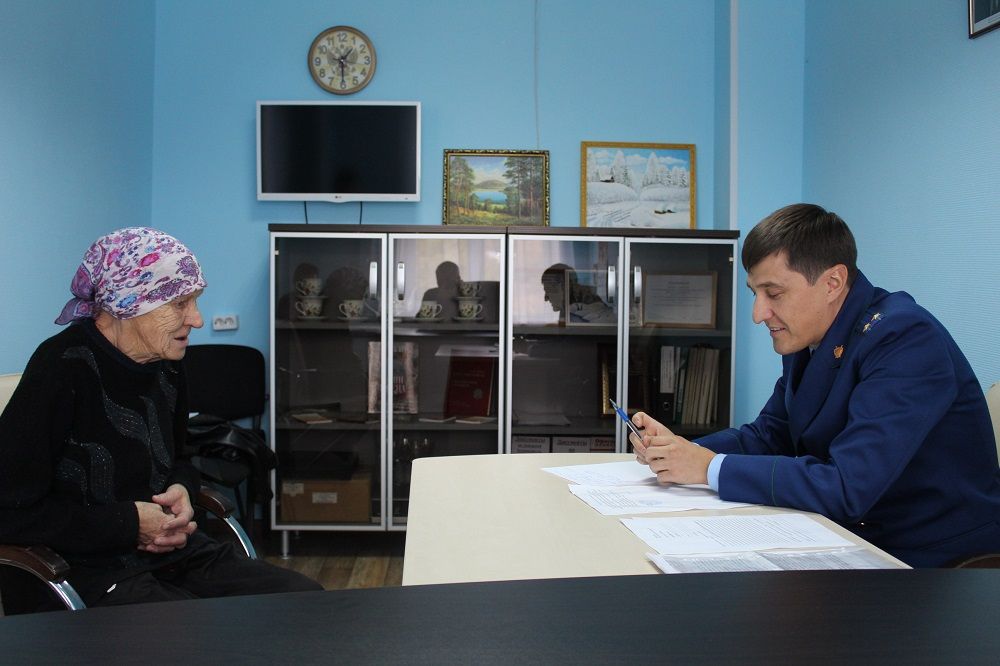 Прокурор Новошешминского района Станислав Козлов провел выездной прием в доме-интернате для престарелых и инвалидов