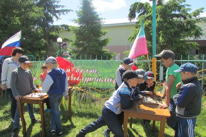 В Просто-Челнинском сельском доме культуры прошли праздничные мероприятия в честь Дня России