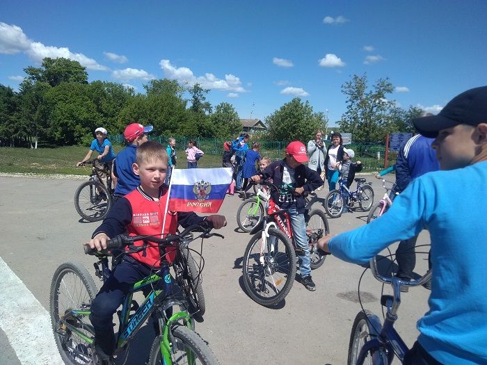 В День России в Шахмайкино прошли концерт и велопробег в честь праздника
