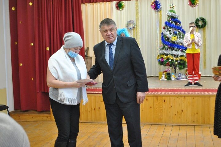 На праздник Елка от компании "РИТЭК" приглашены 265 детишек Новошешминского района