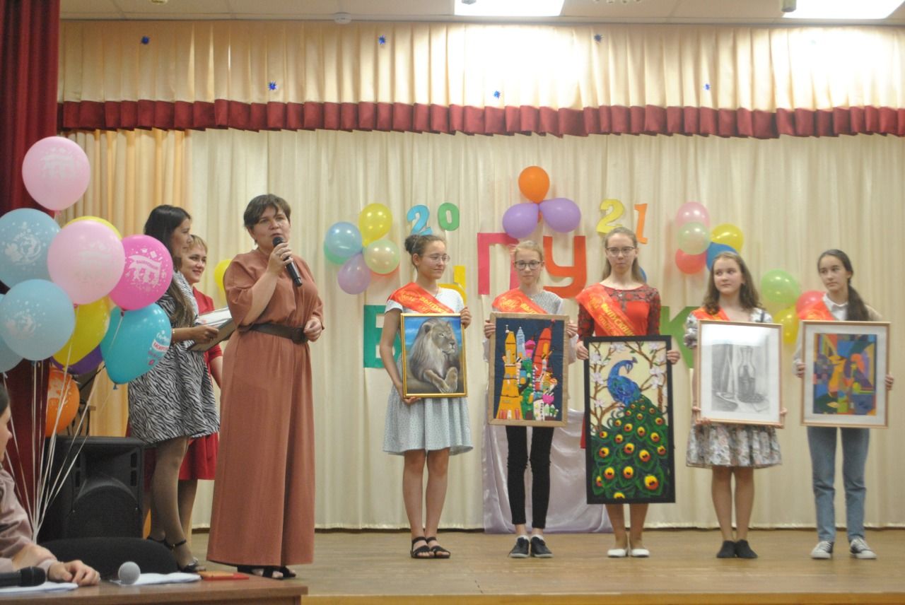 Последний звонок прозвенел для 20 выпускников Новошешминской школы искусств  (фоторепортаж).