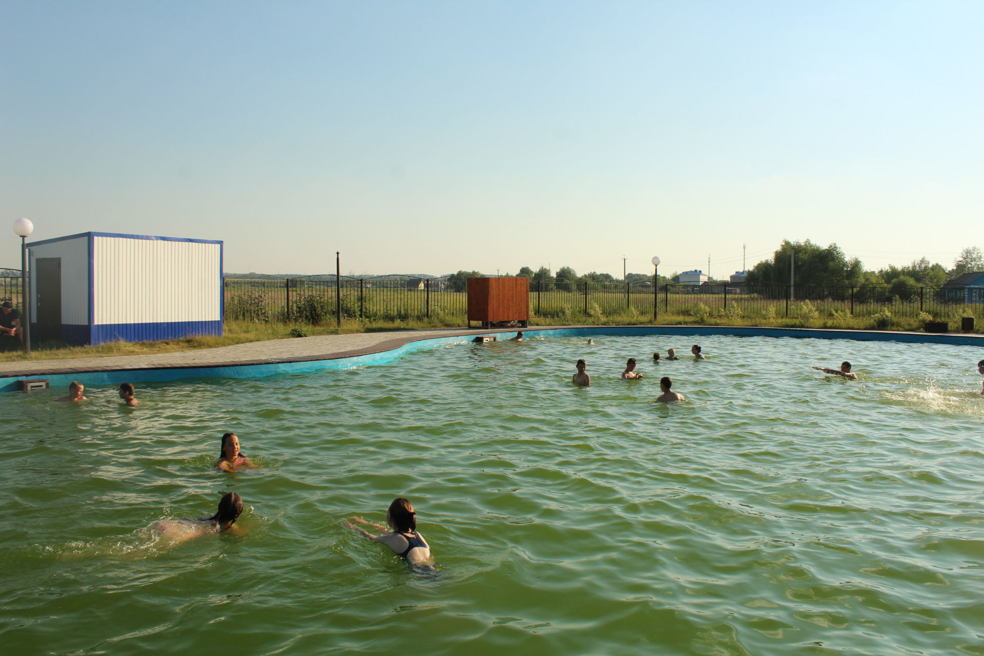В Новошешминском парке отдыха с начала лета открыт купальный сезон на искусственном озере