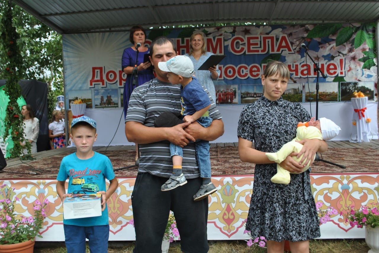 Жители Слободы Архангельской чествовали своих односельчан