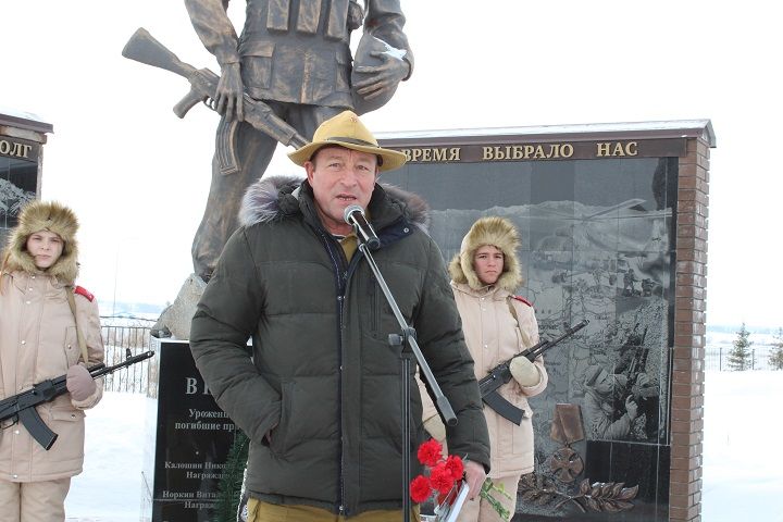 15 февраля в Новошешминске прошел митинг, посвященный 33-ей годовщине вывода советских войск из Афганистана (видео)