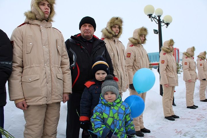 15 февраля в Новошешминске прошел митинг, посвященный 33-ей годовщине вывода советских войск из Афганистана (видео)