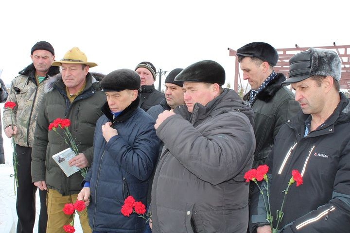 15 февраля в Новошешминске прошел митинг, посвященный 33-ей годовщине вывода советских войск из Афганистана (видео)