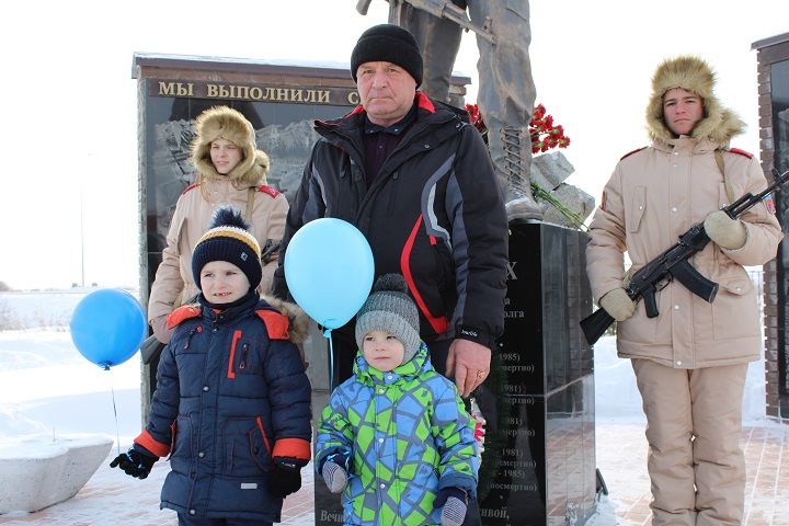 15 февраля в Новошешминске прошел митинг, посвященный 33-ей годовщине вывода советских войск из Афганистана (видео)