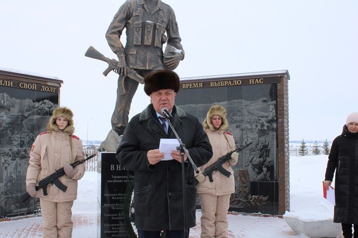 15 февраля в Новошешминске прошел митинг, посвященный 33-ей годовщине вывода советских войск из Афганистана (видео)