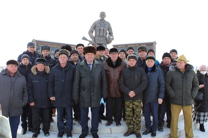 15 февраля в Новошешминске прошел митинг, посвященный 33-ей годовщине вывода советских войск из Афганистана (видео)