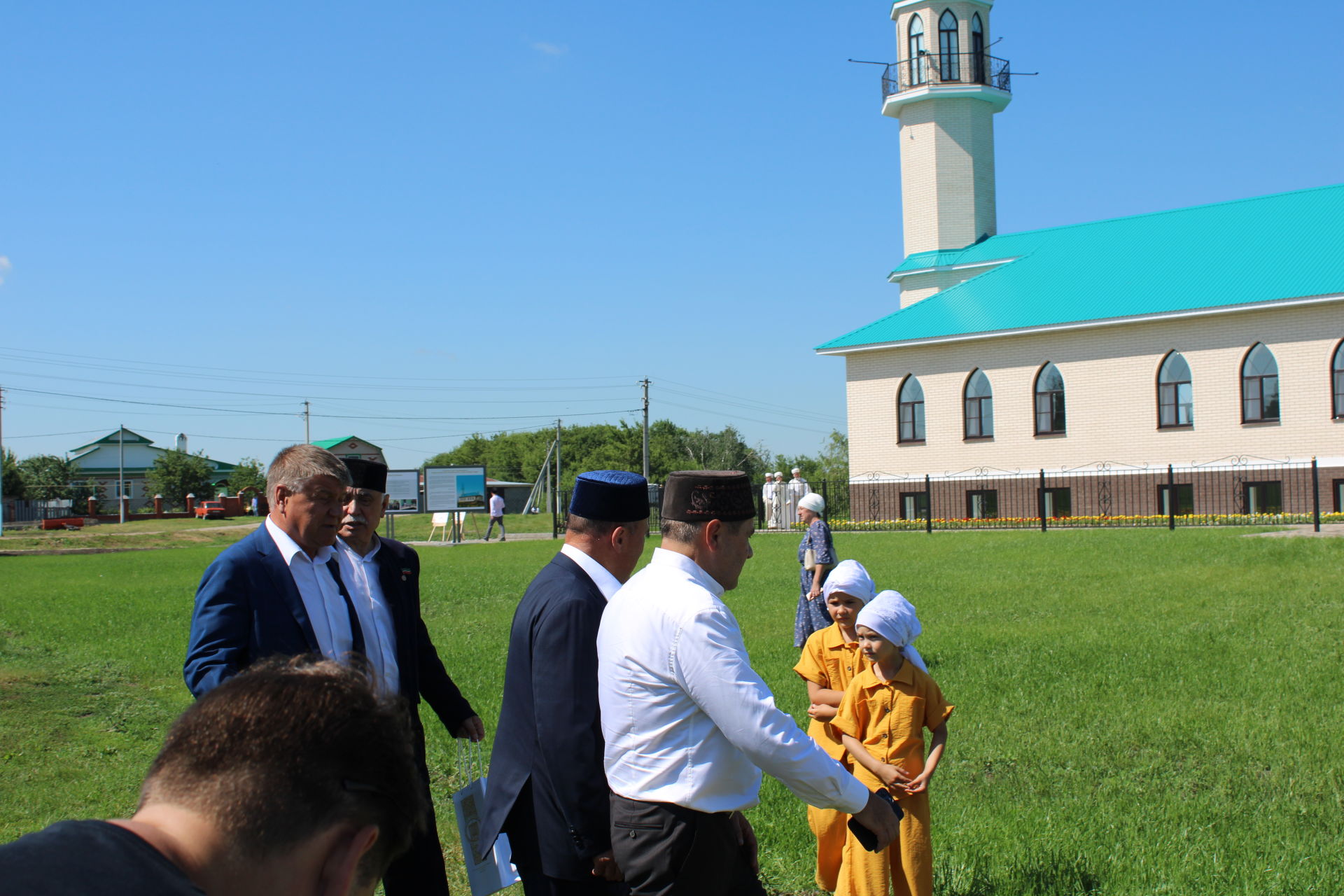 В селе Азеево открылась новая мечеть «Хайдар»