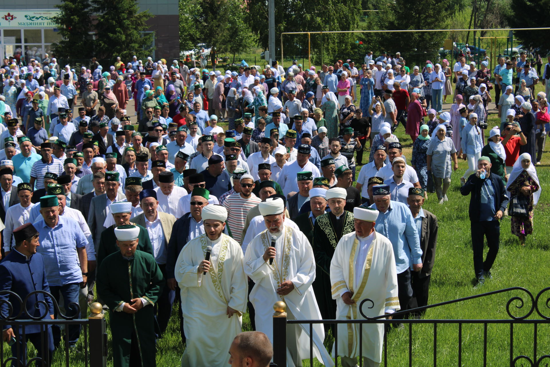 В селе Азеево открылась новая мечеть «Хайдар»