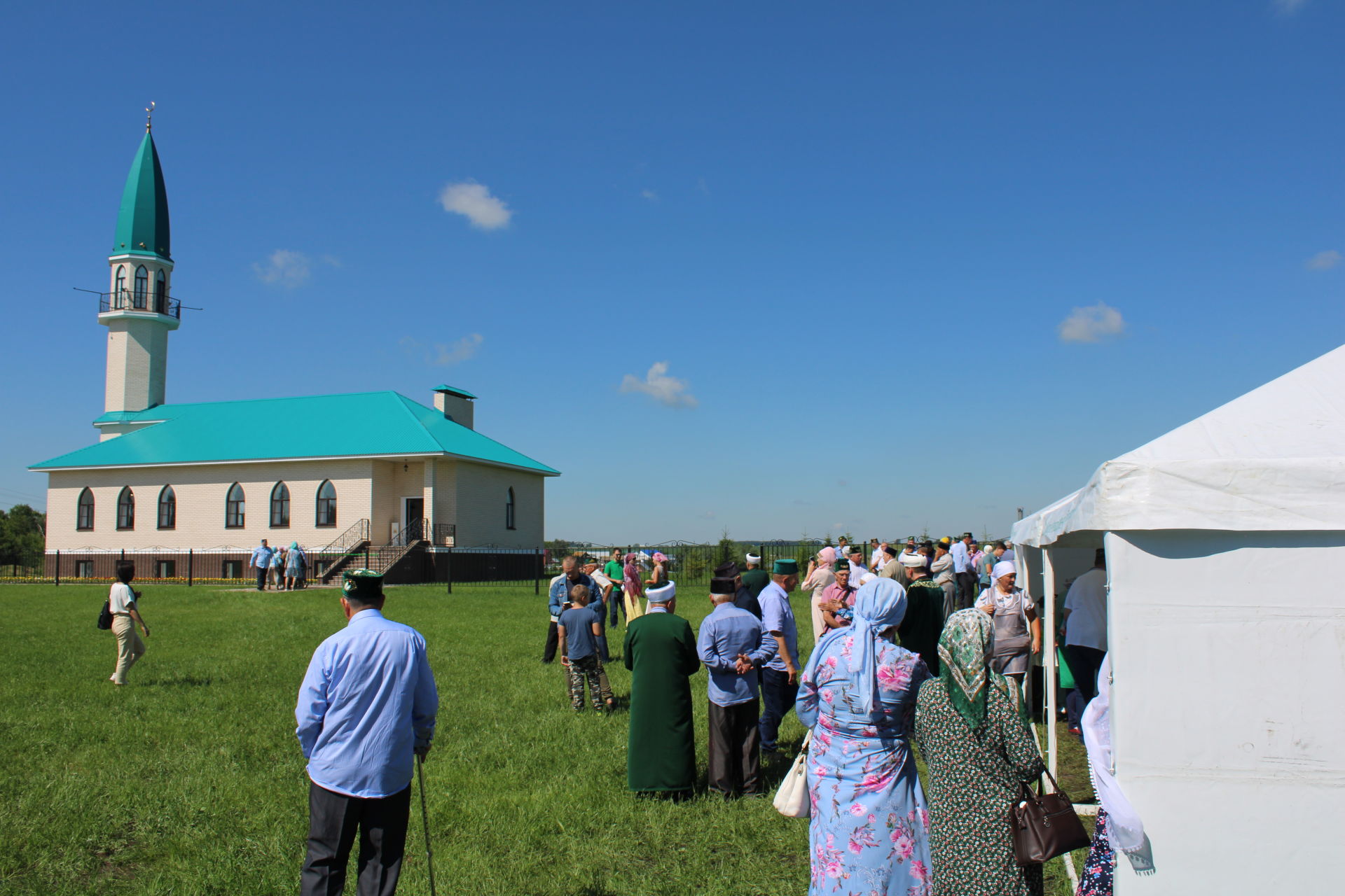 В селе Азеево открылась новая мечеть «Хайдар»