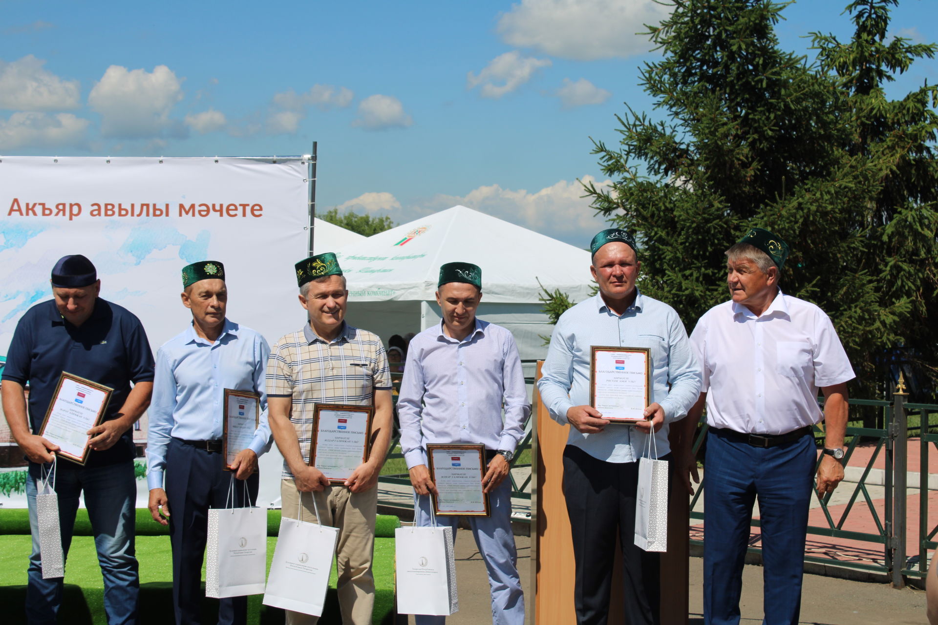 В селе Азеево открылась новая мечеть «Хайдар»