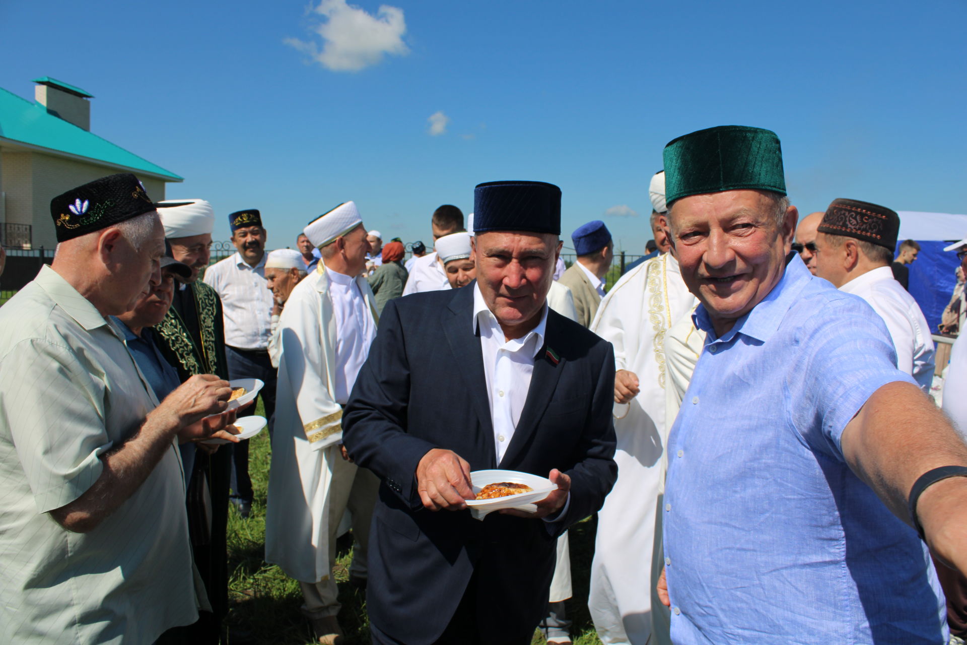 В селе Азеево открылась новая мечеть «Хайдар»