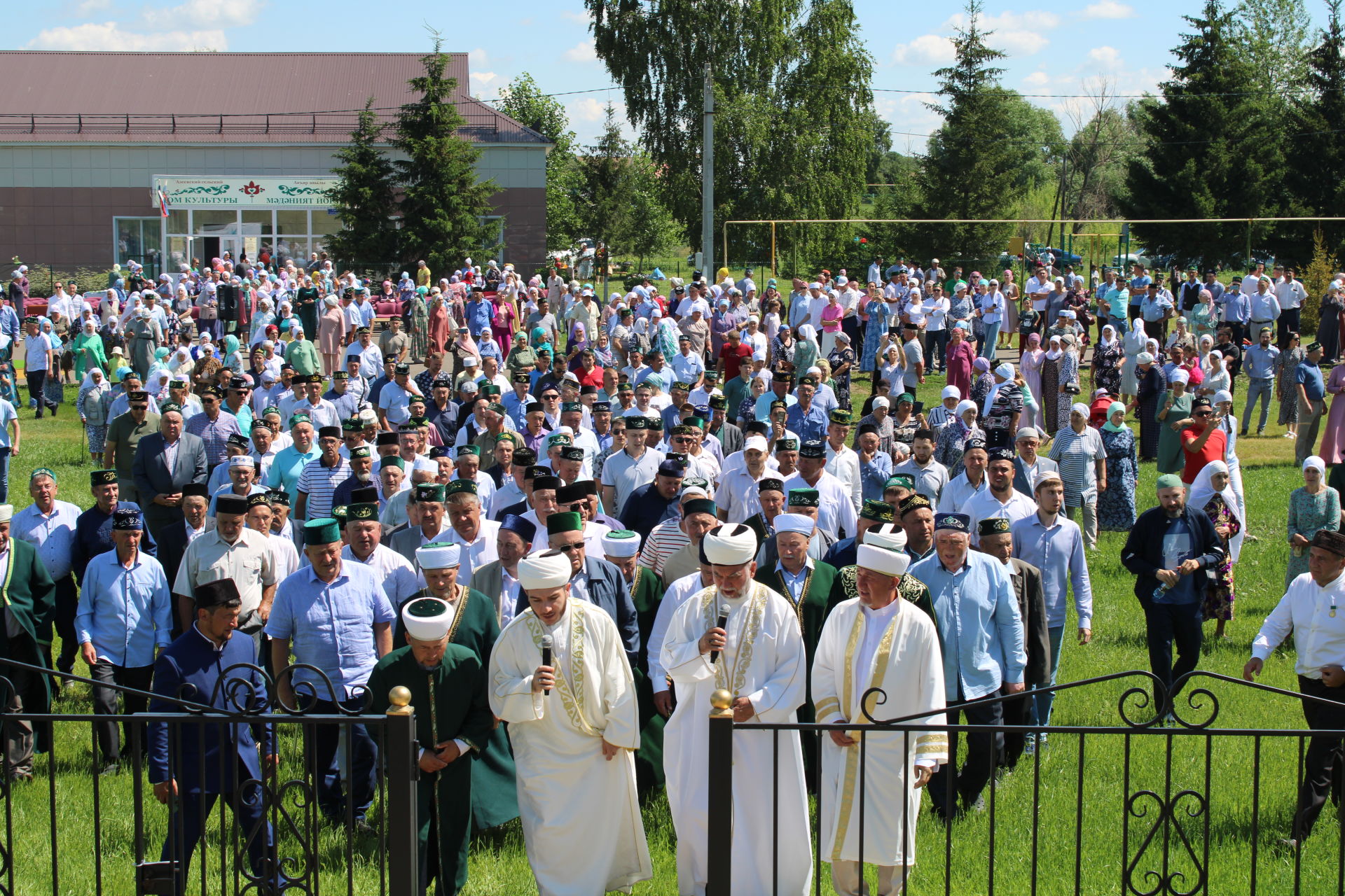 В селе Азеево открылась новая мечеть «Хайдар»