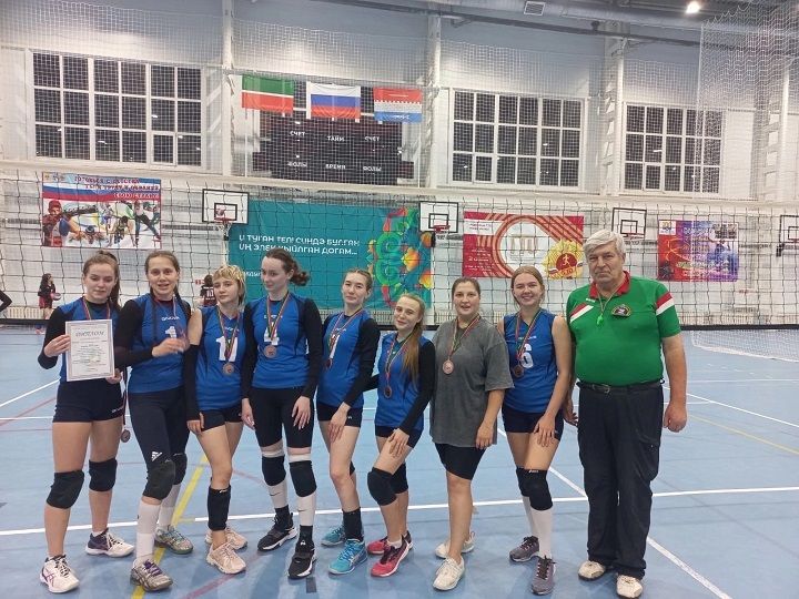 В Новошешминске прошел финал по волейболу II лиги среди девяти районов Татарстана