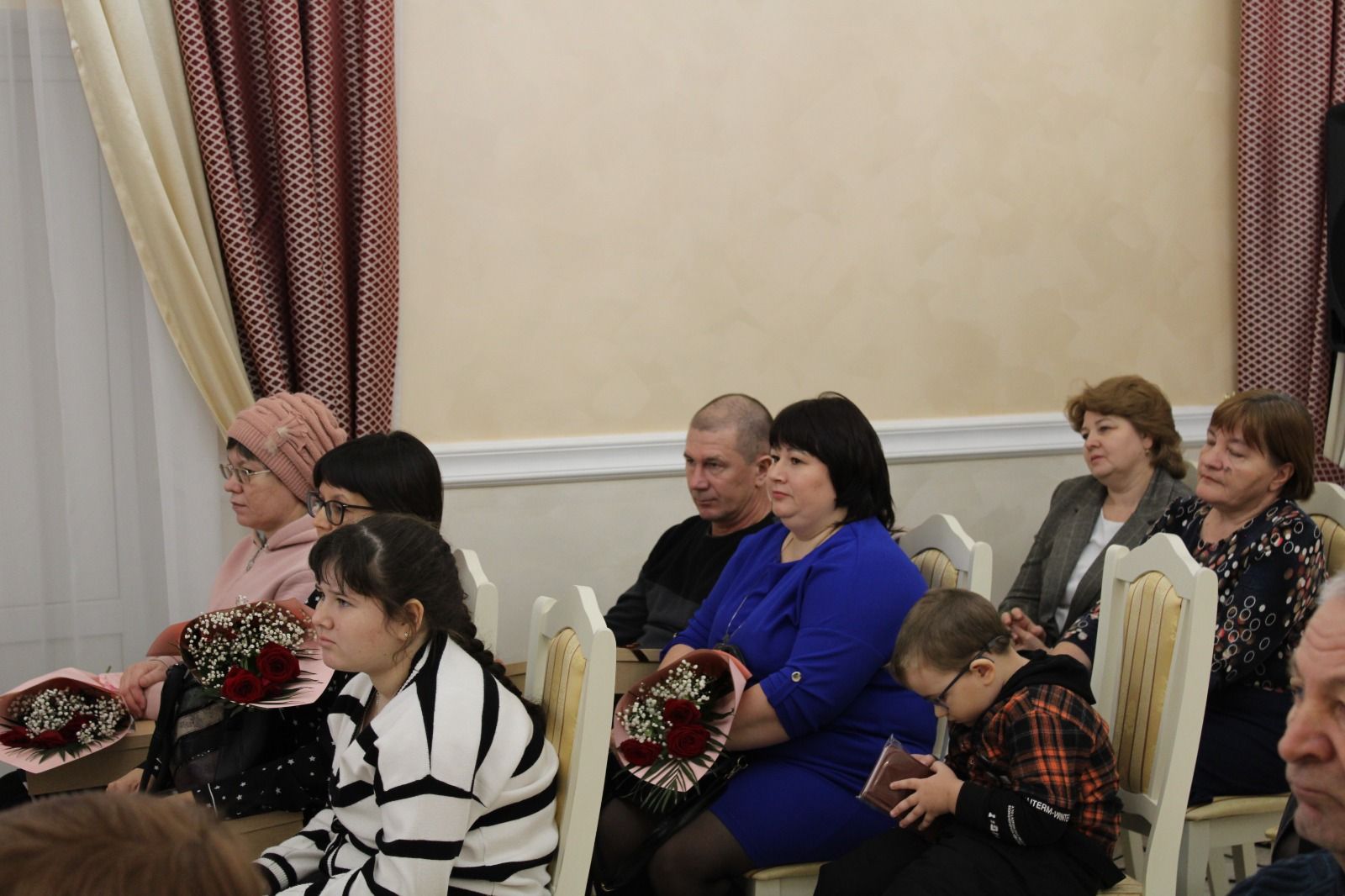 В канун Дня матери в Новошешминском отделе ЗАГС прошел праздник (фоторепортаж)