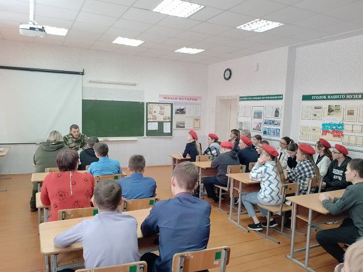 Встреча с односельчанином- воином СВО состоялась в Слободе Петропавловской