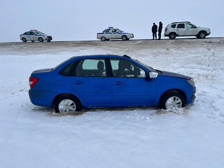 Не справилась с управлением и автомобиль в кювете