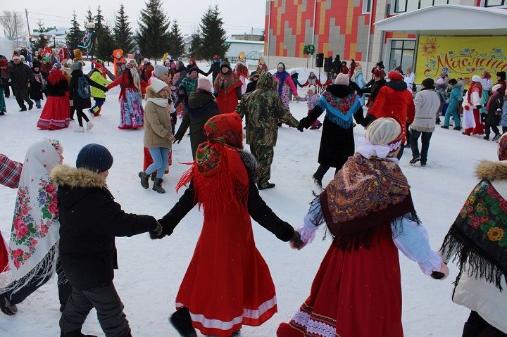 25 февраля в Новошешминске прошли масленичные гуляния (фоторепортаж)