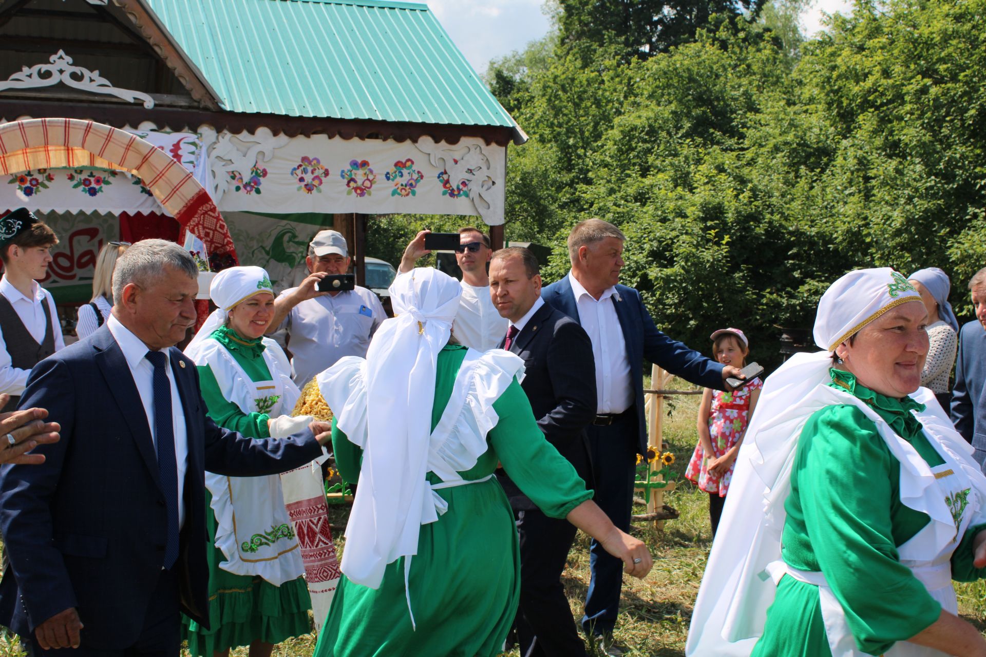 10 июня в Новошешминске прошел Сабантуй (фоторепортаж)