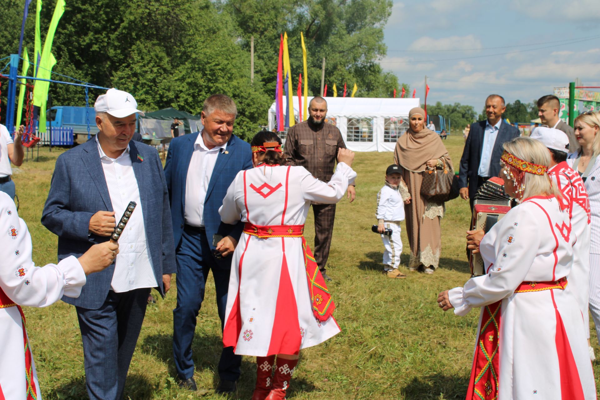 10 июня в Новошешминске прошел Сабантуй (фоторепортаж)