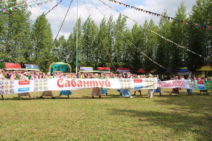 10 июня в Новошешминске прошел Сабантуй (фоторепортаж)