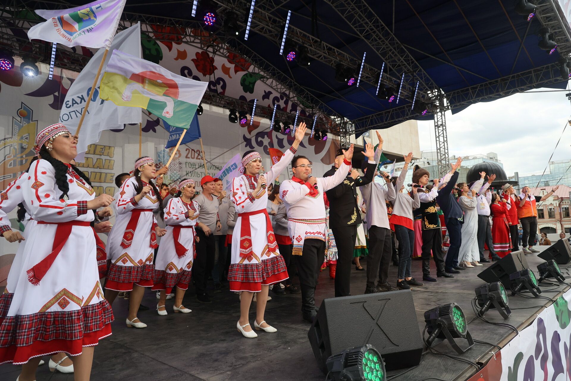 Фестиваль «Наше время — Безнең заман» подарил праздничный концерт ко Дню республики
