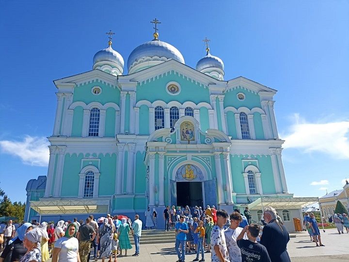 Яңа Чишмә районы хаҗилары Дивеевода булганнар