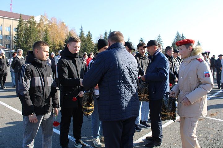 Пришло их время служить Отечеству