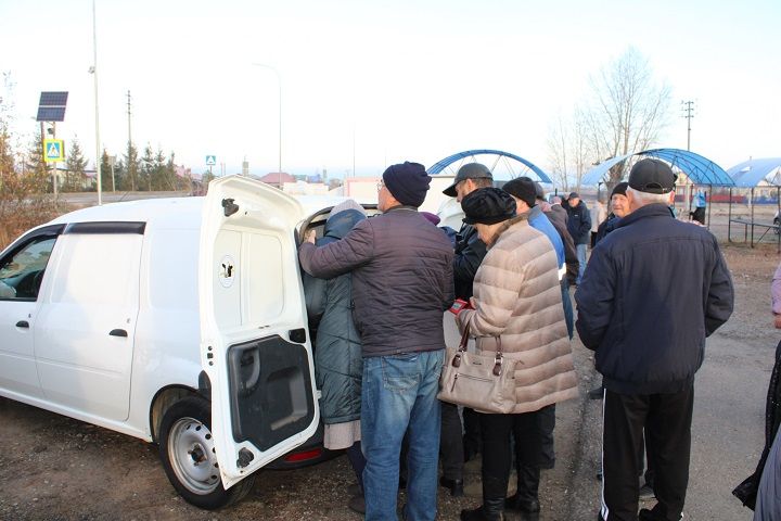 19 октября в Новошешминске прошла очередная сельскохозяйственная ярмарка