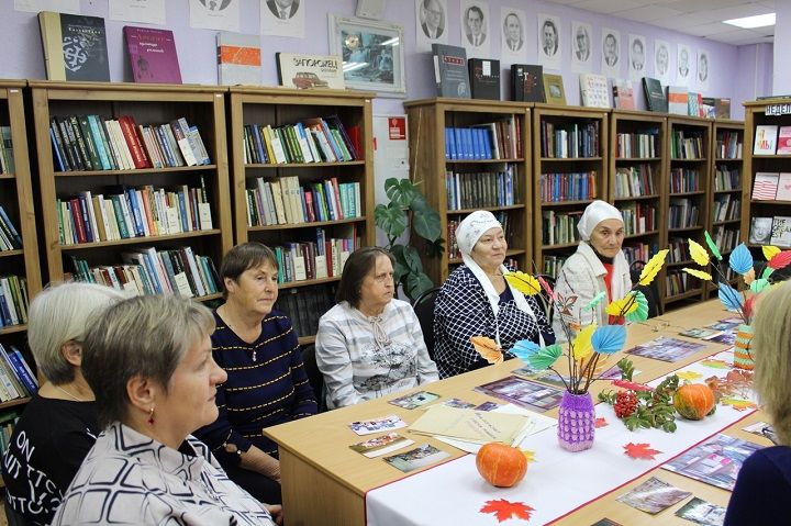 В Центральной библиотеке состоялась встреча ветеранов библиотечного дела (фоторепортаж)