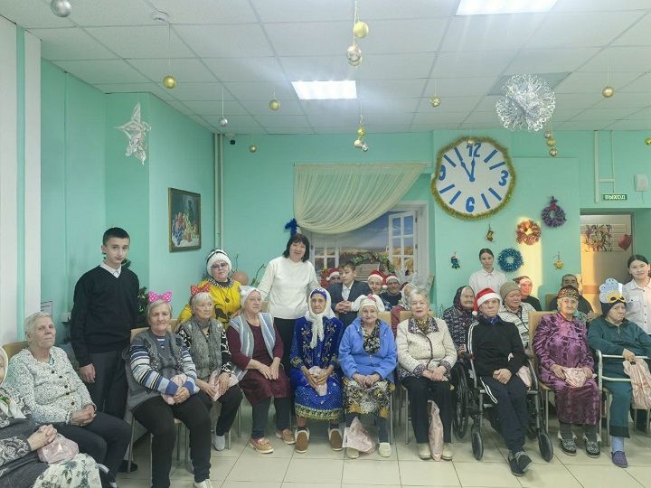 В Новошешминском доме-интернате с новогодними благотворительными акциями побывали гости