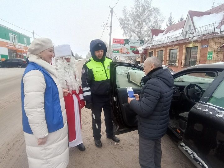 Зимние каникулы в Новошешминске проходят под присмотром Госавтоинспекции