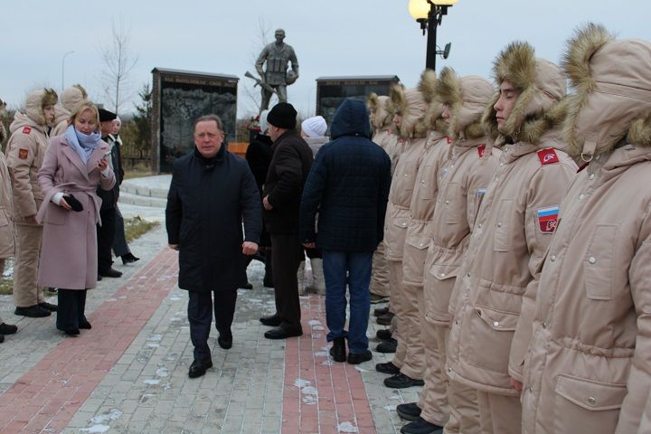 В память воинов-земляков (фоторепортаж)