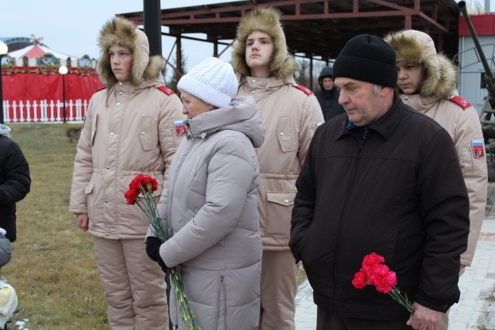 В память воинов-земляков (фоторепортаж)