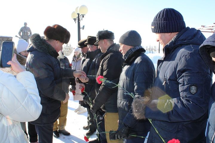 В Новошешминске прошел митинг, посвященный 35-ой годовщине вывода советских войск из Афганистана (фото и видео)