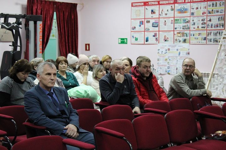 Ленинцы своих позиций не теряют