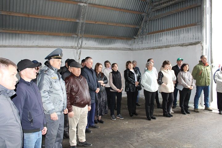Глава Минсельхозпрода Татарстана ознакомился с ходом полевых работ в Новошешминском районе