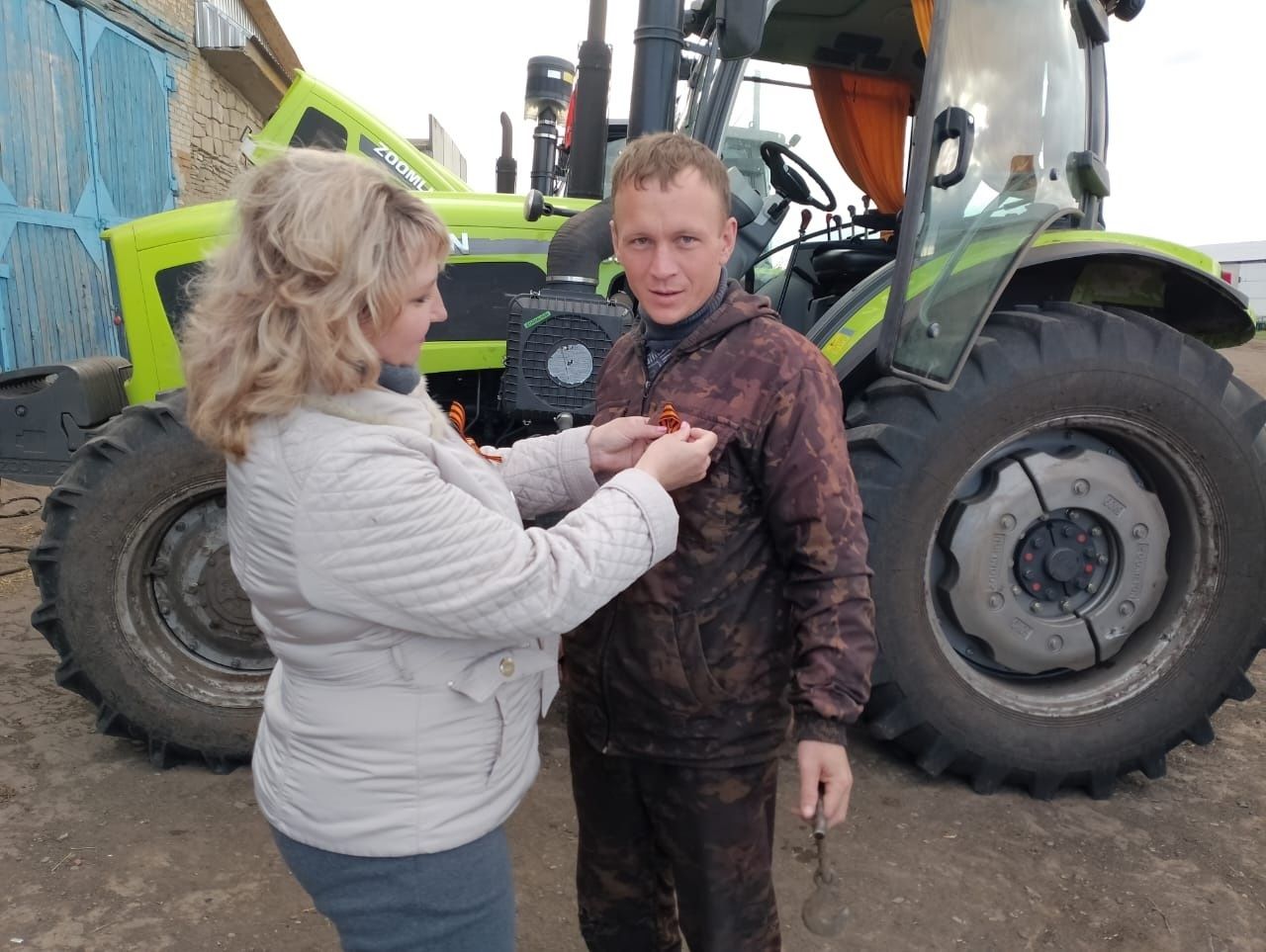 Специалисты Петропавловского СДК провели патриотическую акцию «Георгиевская ленточка»