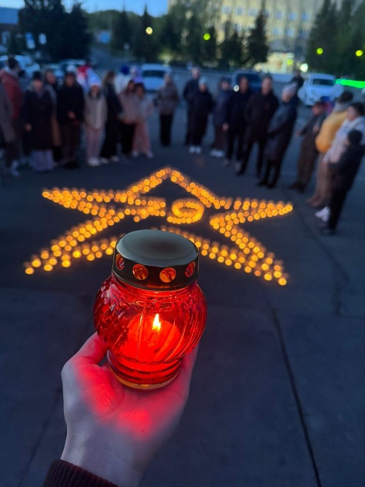 8 майда Яңа Чишмәдәге «Мәңгелек ут» мемориалы янында «Хәтер шәме» Бөтенроссия акциясе узган