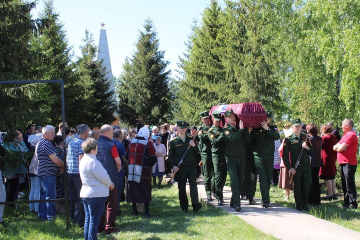 Яңа Чишмә районында СВО зонасында һәлак булган сугышчы белән хушлаштылар