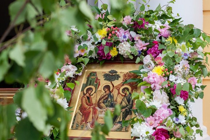Праздник Троицы издавна называли на Руси «зелеными святками»