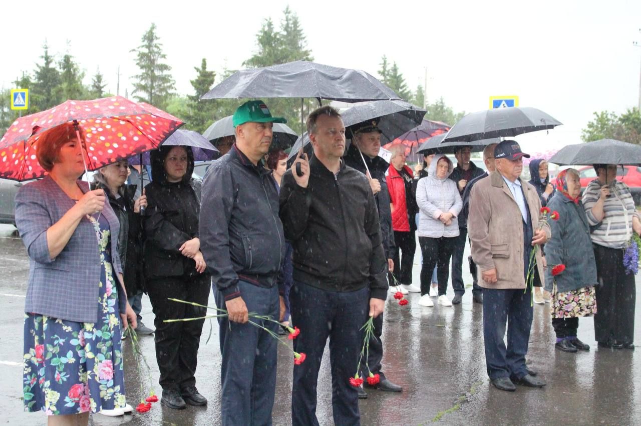 22 июня в Новошешминске у Вечного огня прошел митинг