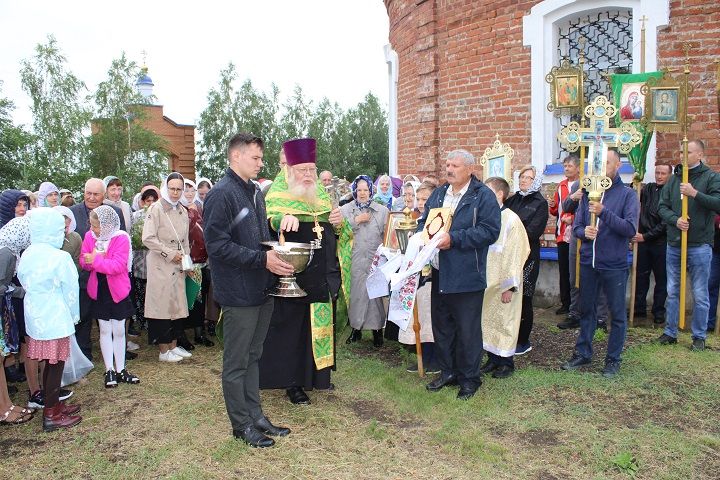 23 июня новошешминцы отпраздновали Троицу (фоторепортаж)