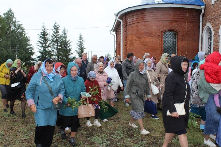 23 июня новошешминцы отпраздновали Троицу (фоторепортаж)