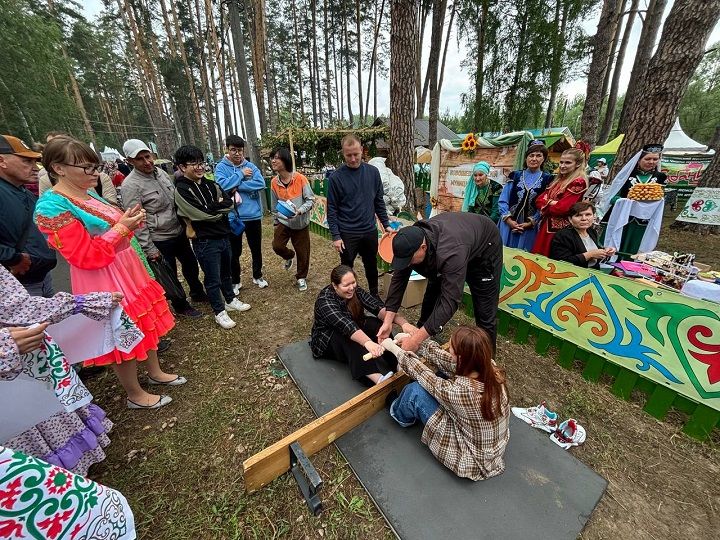 Безнекеләр республика Сабантуенда