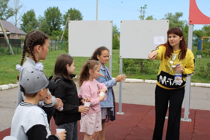 «Чиксез балачак», яки балалар өчен «Күбекле бәйрәм» (фоторепортаж)